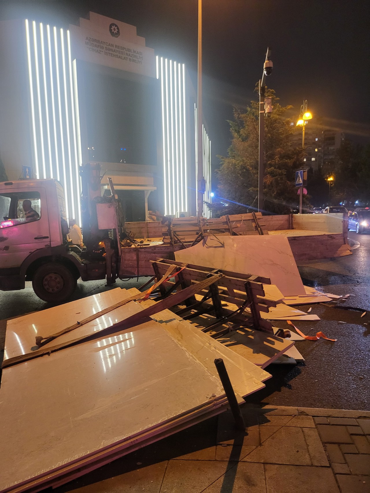 Nərimanovda qəza sıxlığa səbəb oldu - FOTO